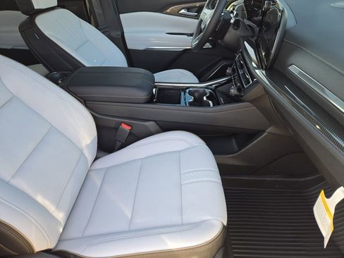 New 2026 Chevrolet Traverse High Country FWD image 6