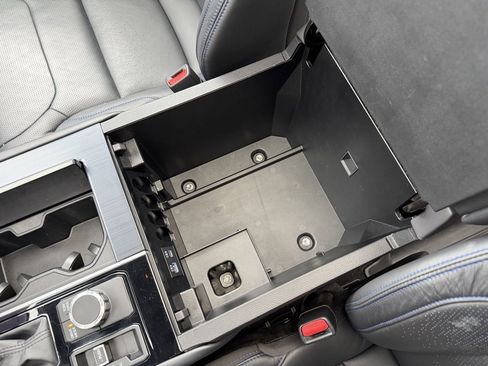 Used 2024 Toyota Tundra Platinum image 26