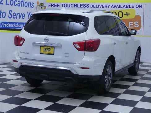 Used 2019 Nissan Pathfinder SV image 8