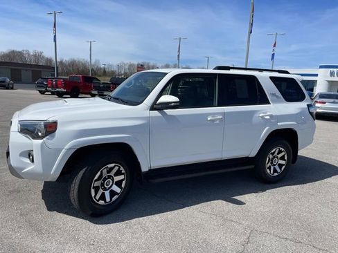 Used 2024 Toyota 4Runner TRD Off-Road Premium image 4