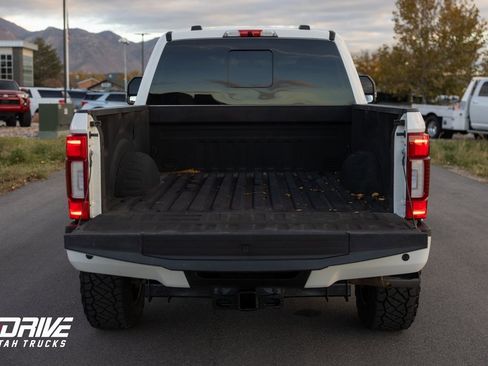 Used 2022 Ford F350 Platinum w/ FX4 Off-Road Package image 16