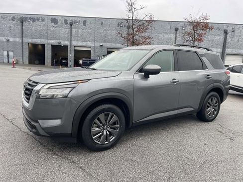 Used 2022 Nissan Pathfinder SV image 10