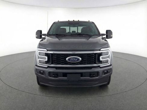 Used 2025 Ford F450 Platinum w/ FX4 Off-Road Package AWD/4WD image 5