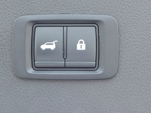 Used 2024 Mitsubishi Eclipse Cross SE image 40