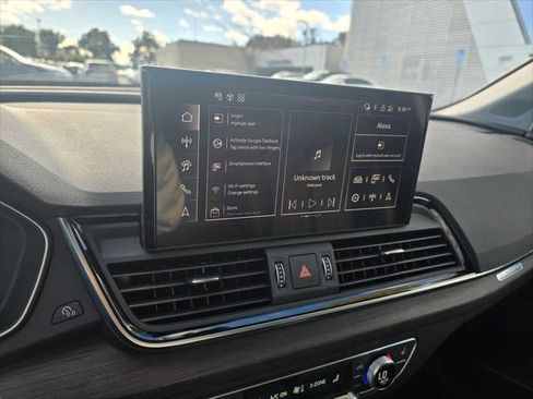 Used 2025 Audi Q5 e Premium Plus w/ Premium Plus Package image 28