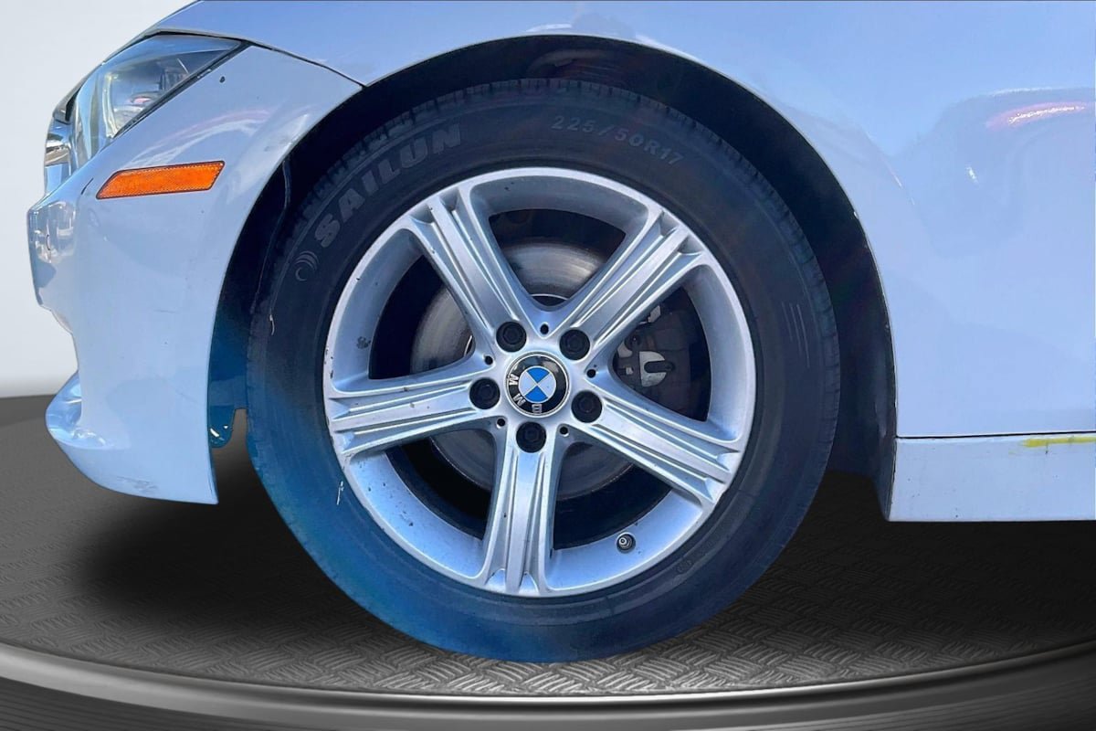 Used 2013 BMW 328i Sedan RWD image 9