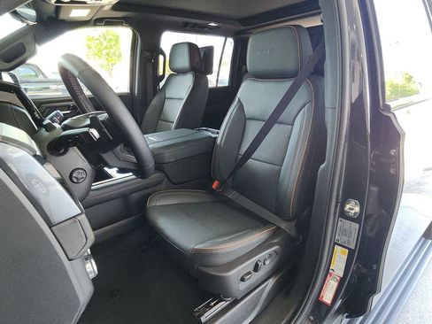 Certified 2025 GMC Yukon XL AT4 w/ AT4 Premium Plus Package AWD/4WD image 20