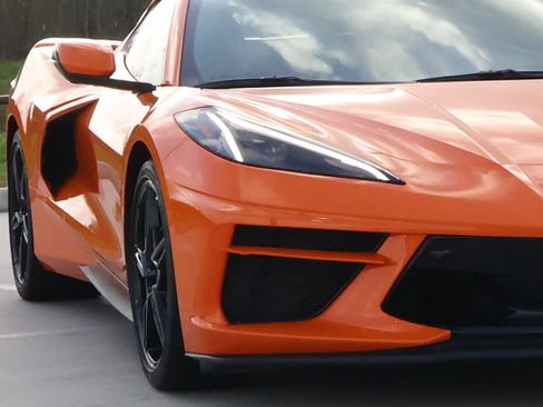 Used 2024 Chevrolet Corvette Stingray Preferred Cpe w/ Z51 Performance Package image 7