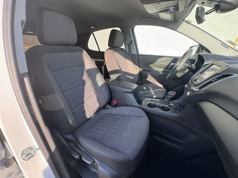 Used 2022 Chevrolet Equinox LT image 27