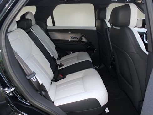 New 2025 Land Rover Range Rover Sport Dynamic SE AWD/4WD image 17