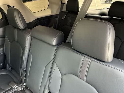 Used 2025 Honda Pilot EX-L image 19