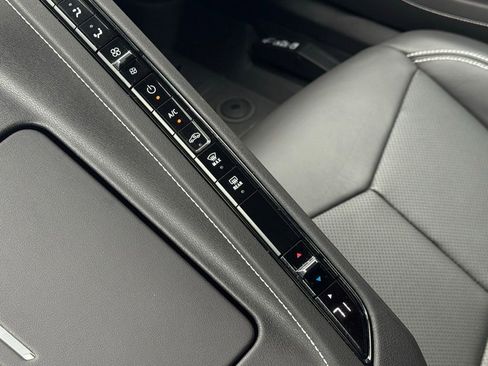 Used 2021 Chevrolet Corvette Stingray Coupe w/ Z51 Performance Package image 77