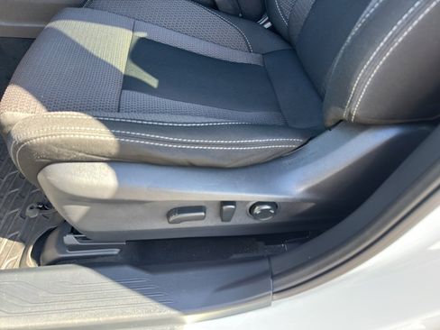 Used 2022 Subaru Outback Premium image 8