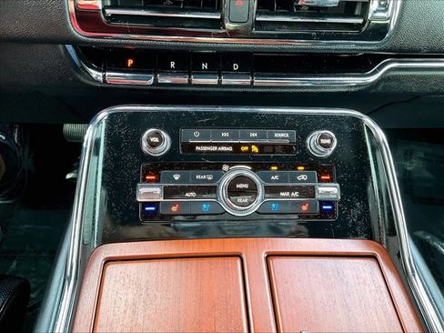 Used 2020 Lincoln Navigator Reserve w/ Equipment Group 208A Reserve image 24