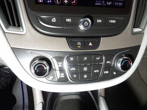 Used 2022 Chevrolet Malibu LT FWD image 11