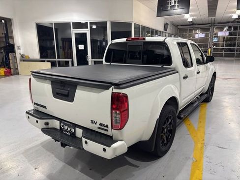 Used 2021 Nissan Frontier SV w/ Midnight Edition Floor Mats AWD/4WD image 8