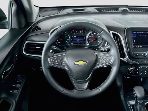 Used 2024 Chevrolet Equinox LT FWD image 18