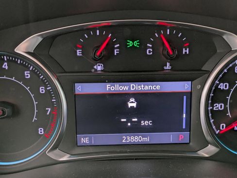 Used 2023 Chevrolet Traverse LT image 8