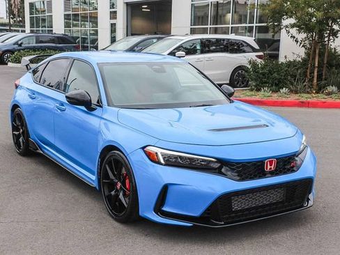 Used 2024 Honda Civic Type R image 3
