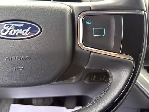 Certified 2025 Ford Expedition Platinum AWD/4WD image 16