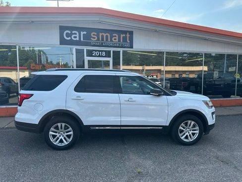 Used 2019 Ford Explorer XLT w/ Equipment Group 201A AWD/4WD image 8