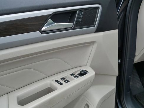 Certified 2023 Volkswagen Atlas SE AWD/4WD image 16