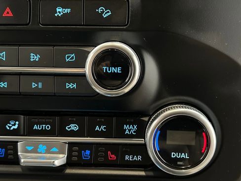 Used 2024 Ford Expedition Max XLT image 60