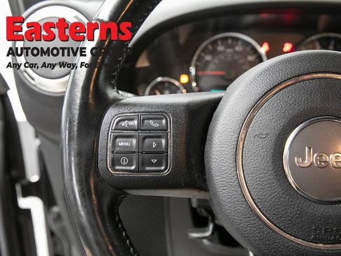 Used 2017 Jeep Wrangler Unlimited Sahara w/ Dual Top Group AWD/4WD image 14