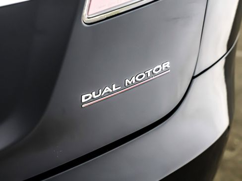 Used 2019 Tesla Model S Long Range image 9