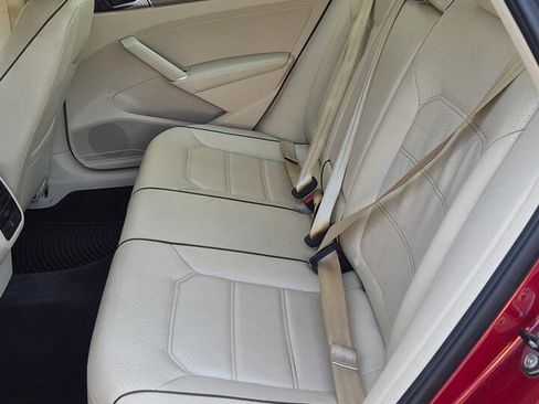 Used 2016 Volkswagen Passat 1.8T SE w/ Lighting Package (P06) FWD image 43