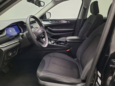 Used 2023 Jeep Grand Cherokee Laredo w/ Luxury Tech Group I RWD image 17