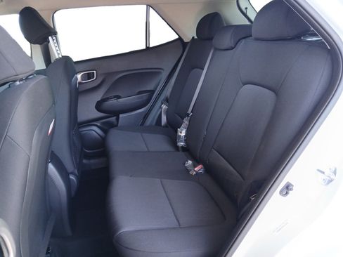 New 2025 Hyundai Venue SE image 13