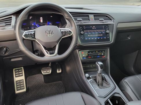 Certified 2024 Volkswagen Tiguan SE R-Line image 21