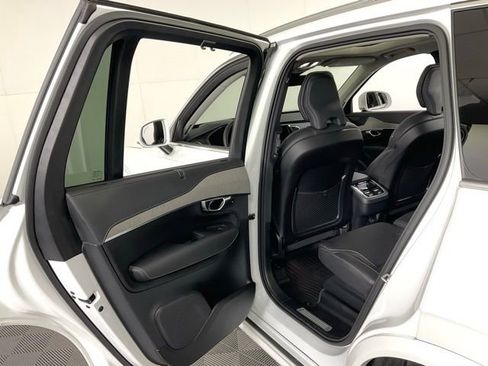 Used 2025 Volvo XC90 B6 Ultra w/ Protection Package image 32