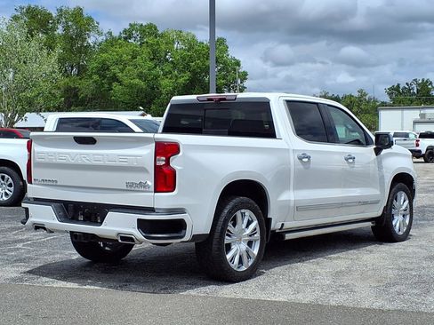 Certified 2023 Chevrolet Silverado 1500 High Country w/ Technology Package AWD/4WD image 4