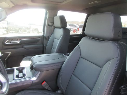 New 2026 GMC Sierra 2500 SLT w/ SLT Premium Package image 12