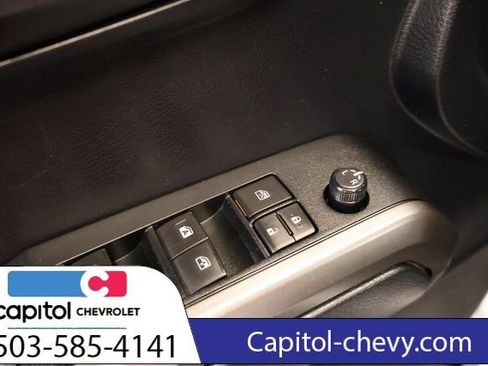 Used 2019 Toyota Tacoma SR5 AWD/4WD image 11