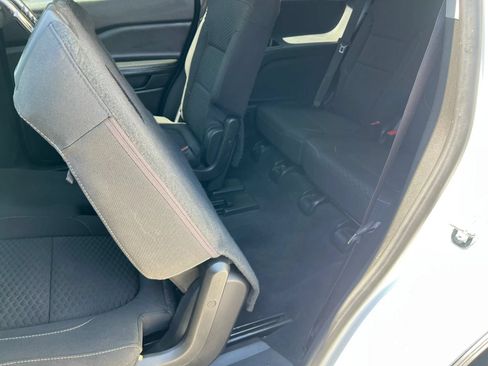 Used 2019 GMC Acadia SLE FWD image 13