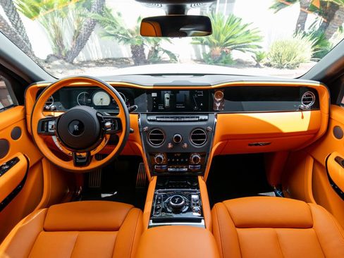 Used 2025 Rolls-Royce Cullinan AWD/4WD image 4