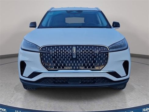 New 2026 Lincoln Aviator AWD image 2