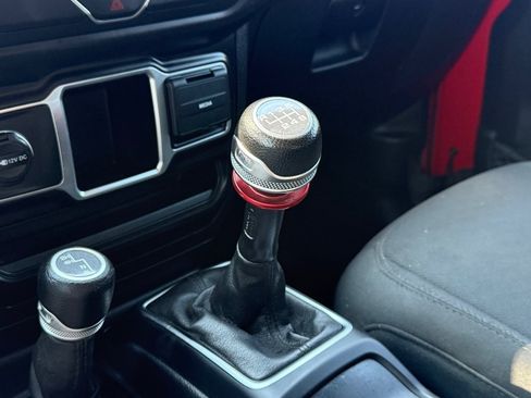 Used 2021 Jeep Wrangler Sport AWD/4WD image 24