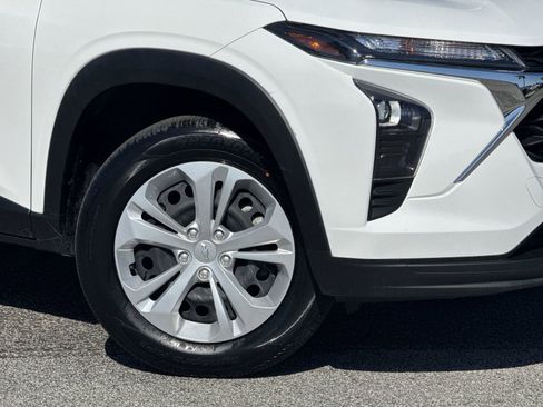 Used 2024 Chevrolet Trax LS image 13