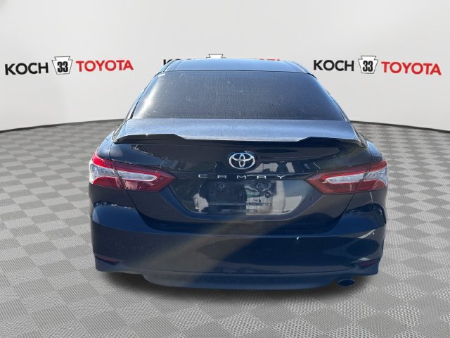 Used 2018 Toyota Camry XLE FWD image 7