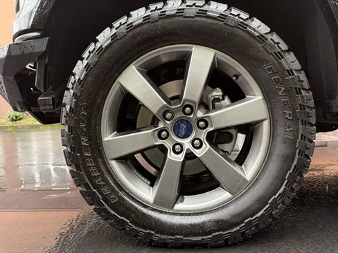 Used 2016 Ford F150 Lariat w/ Equipment Group 502A Luxury image 31