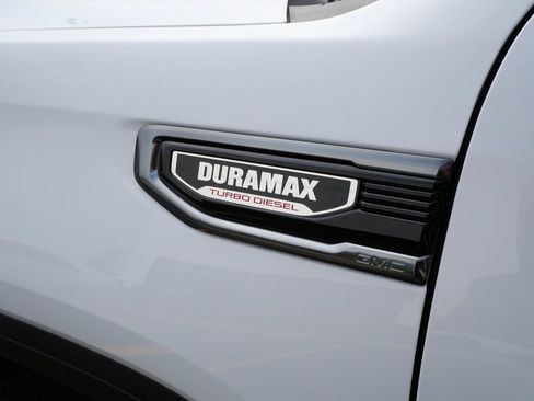 Used 2025 GMC Sierra 1500 AT4 w/ Technology Package AWD/4WD image 14