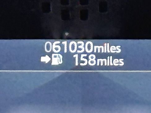 Used 2020 Land Rover Defender 110 First Edition image 28