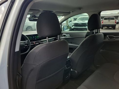 Used 2026 Kia Sportage LX FWD image 17