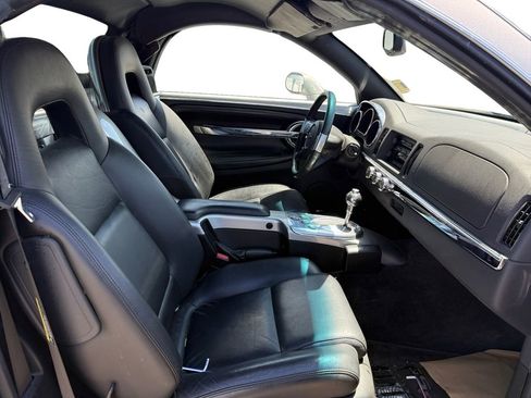 Used 2005 Chevrolet SSR w/ Preferred Equipment Group RWD image 17