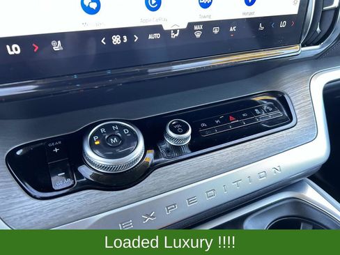 Used 2025 Ford Expedition Platinum w/ Driver's Package AWD/4WD image 35
