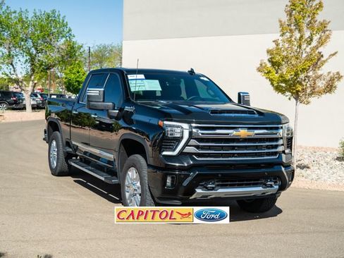 Used 2025 Chevrolet Silverado 2500 High Country w/ Technology Package AWD/4WD image 1